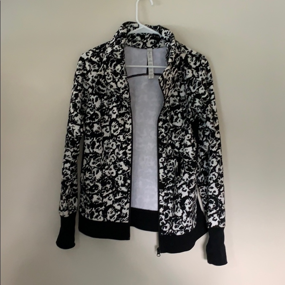 LuluLemon Floral Pattern Zip Up Jacket sz 6